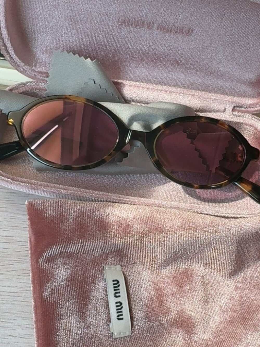 Miu Miu Sunglasses - Picture 6 of 9